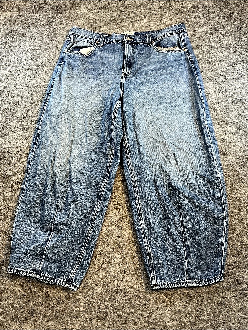 Universal Threads Barrel Jeans in Blue Size 18